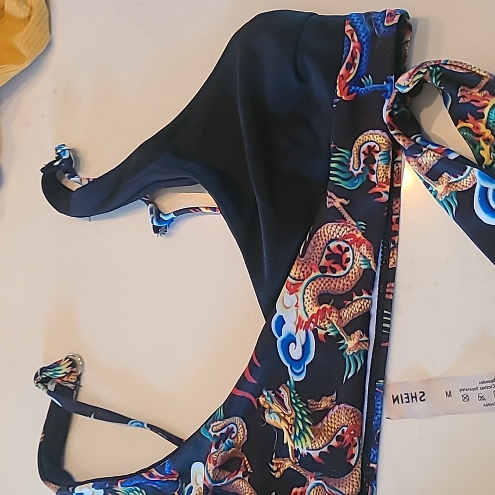 Shein bikini. Like New. Medium - Picture 3 of 6